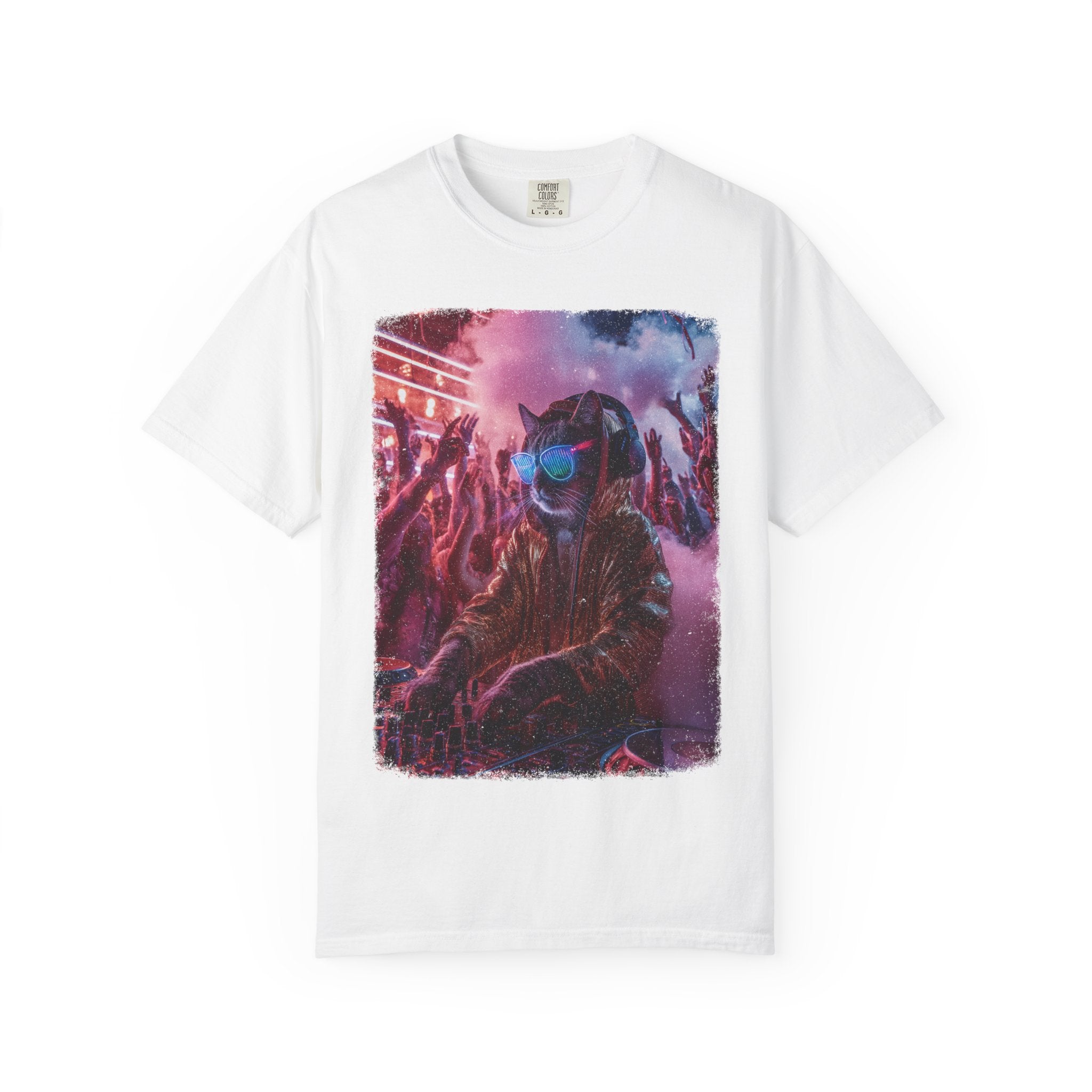 Mainstage Meow Tee – Drop the Bass, Not the Vibe. Vibrant Unisex Graphic T-Shirt with Chill Vibe, Casual Wear for Music Lovers, Perfect for Concerts, Festivals, Gifting