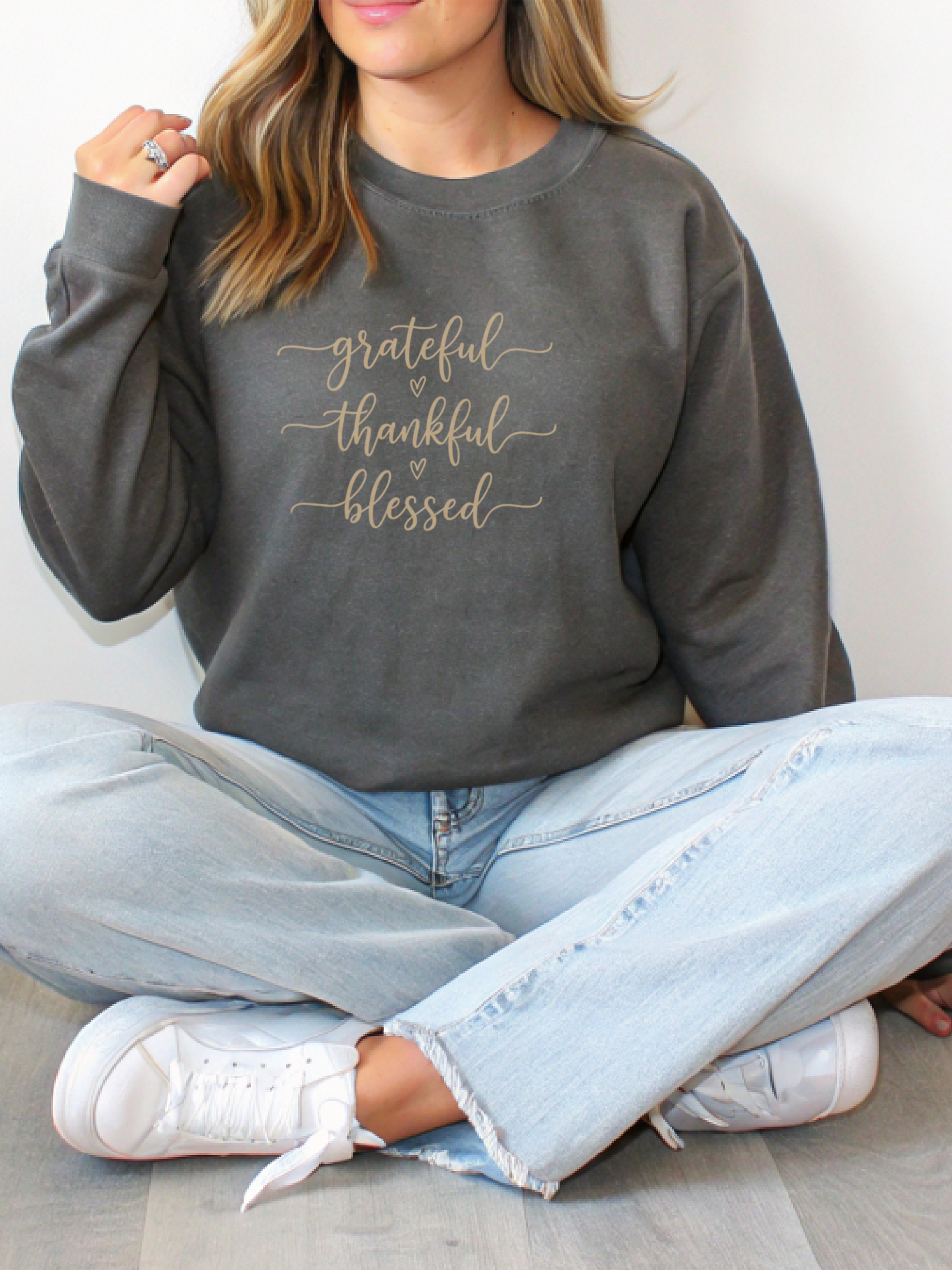 Grateful Thankful Blessed Sweatshirt, Thanksgiving Woman Sweater, Fall Girly Sweater, Thankful Crewneck, Thanksgiving Woman Gift, Grateful Sweatshirt