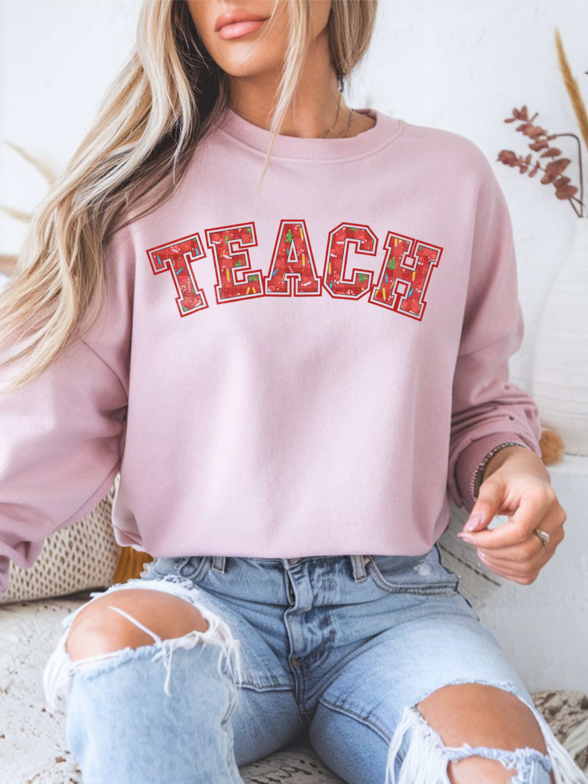 Thankful Teacher Sweatshirt, Teacher Christmas Crewneck, Holiday Teacher Shirt, Teacher Christmas Sweater, Teach Sweatshirt, Trendy Christmas Sweatshirt for Teacher, Cozy Teacher Gift